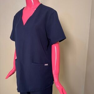 ✨ FIGS Scrub 3 Pocket Scrub Top – Navy Blue – XL